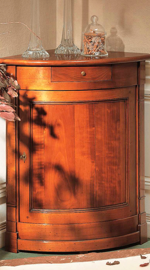 richelieu-corner-cabinet